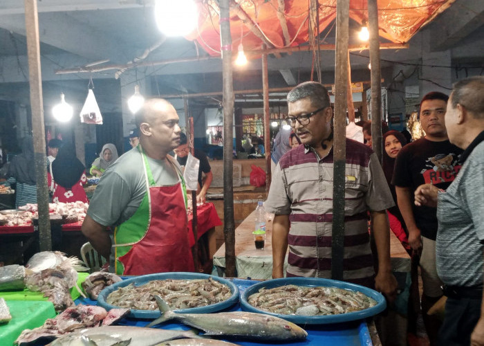 Jelang Masa Tenang Pilkada, Sukatno Blusukan ke Pasar Barukoto