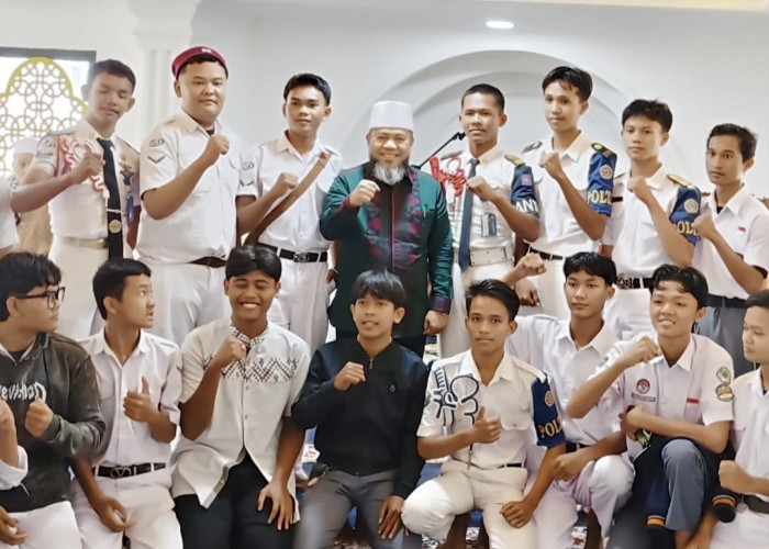 Ketika Realita Tak Sesuai Ekspektasi: Program Retret Merah Putih dan Mitigasi Langit Membentuk Gen Z