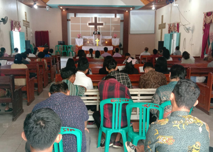 Tim Gabungan Polres Kaur Monitoring Ibadah Peringatan Kenaikan Isa Almasih di Kecamatan Maje