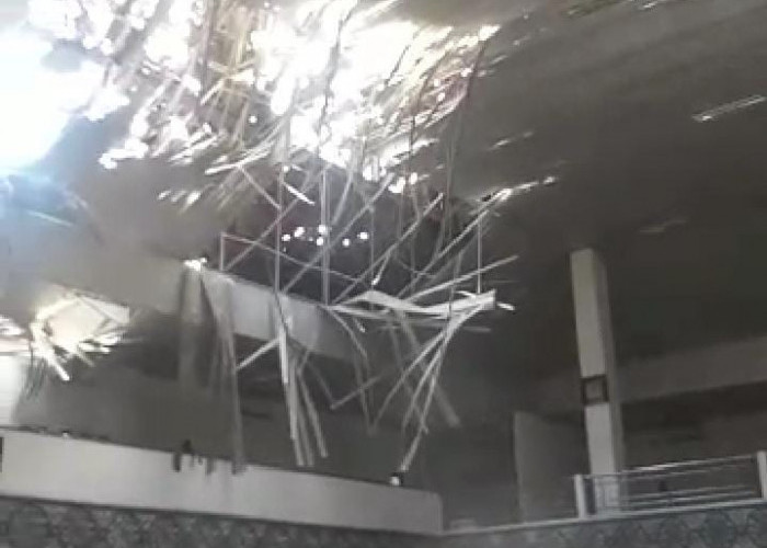 Diguncang Gempa Magnitudo 5.6, Sejumlah Atap Ruangan di Gedung DPRD Cianjur Roboh