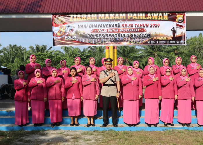 Sambut Hari Bhayangkara ke-80, Personel Polres Bengkulu Selatan Gelar Upacara Tabur Bunga