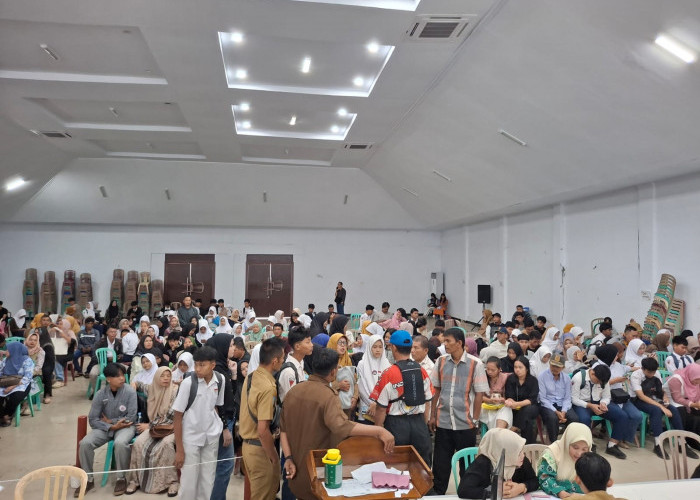 Hari Pertama SPMB Jalur Domisili, Wali Murid Datangi Disdikbud Bengkulu Pertanyakan Verifikasi Data