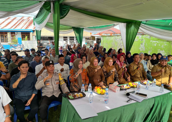 Warga Pinang Mas Keluhkan Banjir dan Jalan Rusak, Erni Novita: Aspirasi Dipastikan Masuk Database