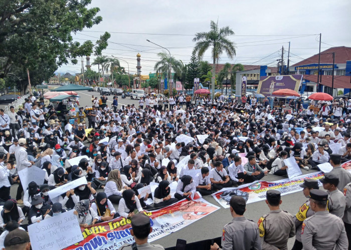 Ribuan Honorer R2 dan R3 Pemprov Bengkulu Gelar Aksi Demonstrasi, Tuntut Diangkat Jadi PPPK 