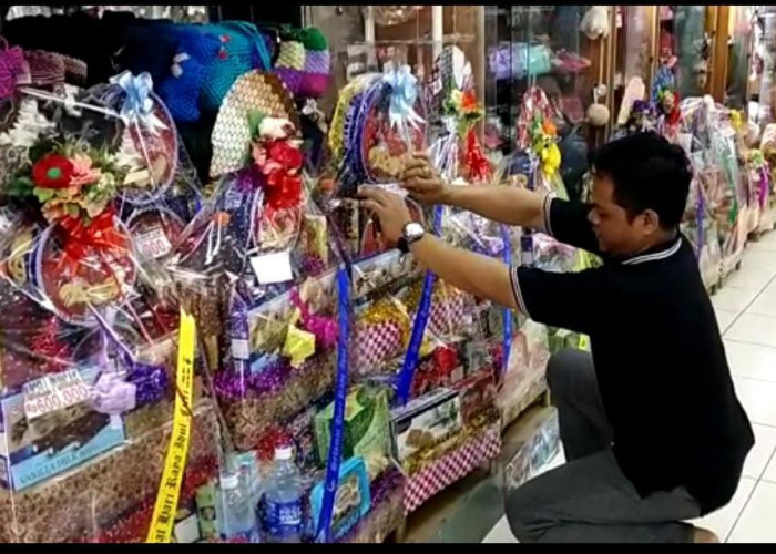 Cerita Penjual Parcel di Kota Bengkulu, Akui Lebaran Tahun Ini Sepi Pembeli