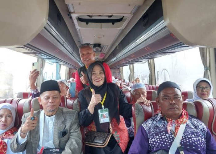 156 CJH Kota Bengkulu Kloter Pertama Mulai Masuk Asrama Haji  