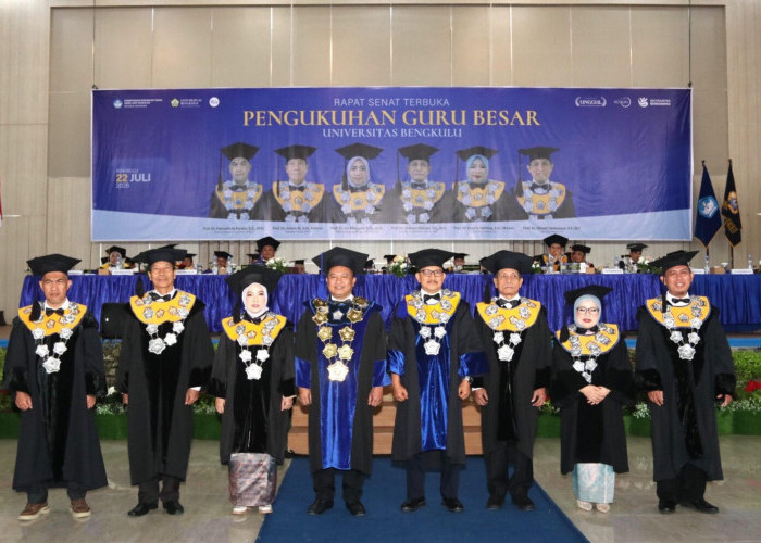 Unib Kukuhkan 6 Guru Besar, Rektor Tekankan Tanggung Jawab Hadirkan Inovasi