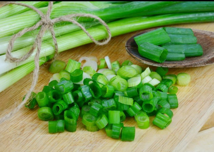 Daun Bawang Dipercaya Bisa Bantu Hilangkan Jerawat, Intip Sederet Manfaatnya Disini!