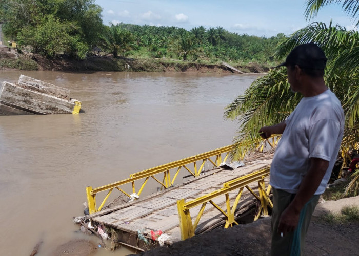 Jembatan Sepanjang 80 Meter di Bengkulu Tengah, Hanyut Diterjang Banjir 