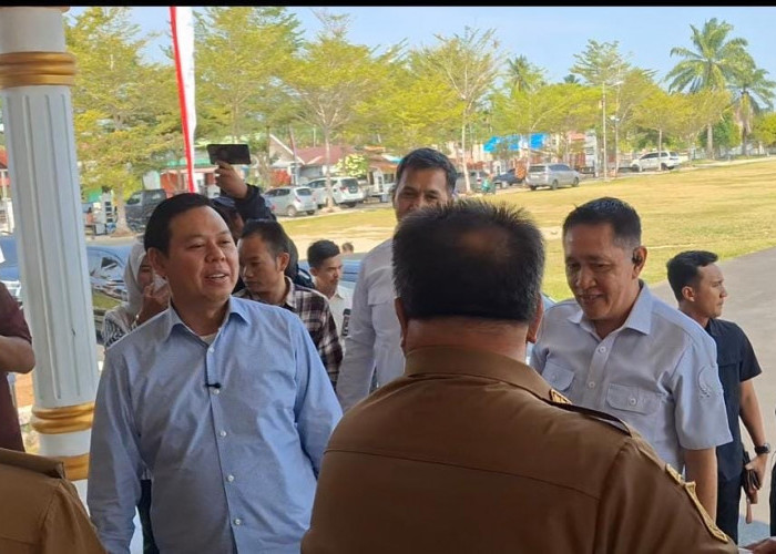 Sambangi Kampung Halaman, Ketua DPD RI Bawa Bantuan Pendidikan dan Perumahan untuk Warga Bengkulu Selatan