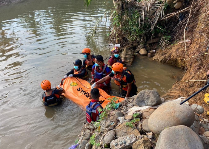 Pencarian Hari Ketiga, Pemancing yang Hilang di Sungai Padang Kemiling Ditemukan Meninggal