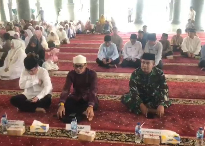 Pemkab Mukomuko Tausiah Bersama Peringati Maulid Nabi Muhammad di Masjid Agung