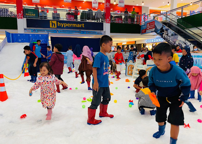 Rasakan Keseruan Bermain Salju di Bengkulu Snowland, Dibuka Mulai Hari Ini di Bencoolen Mall