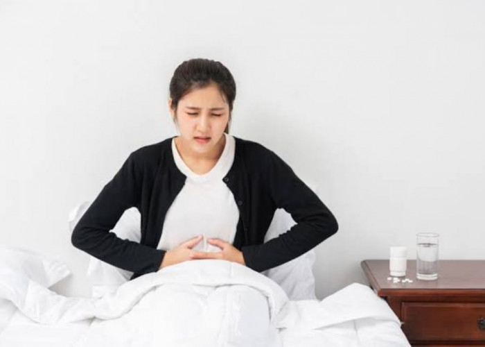 5 Cara Alami Meredakan Nyeri Saat Menstruasi, Salah Satunya Kompres Air Hangat!