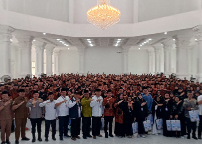 Dedy Wahyudi Lepas 1.231 Calon Jemaah Haji Kota Bengkulu, Bekali Seragam Batik Besurek Gratis