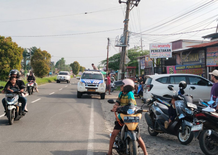 Bersenggolan dengan Truk BBM, Wanita Paruh Baya Tewas