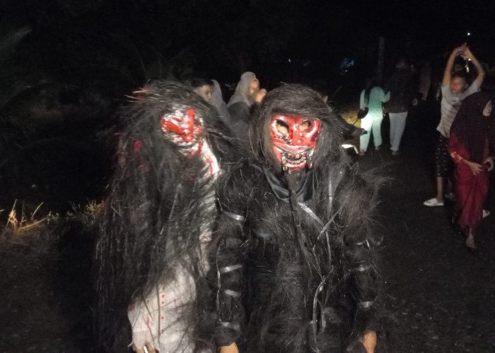 Festival Sekujang 'Halloween' Talang Benuang Seluma Digelar, Ramai Pengunjung