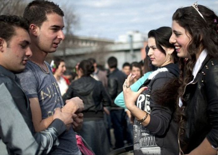 Tradisi Kontroversial di Bulgaria: Pasar Jodoh yang Mematok Harga Calon Istri