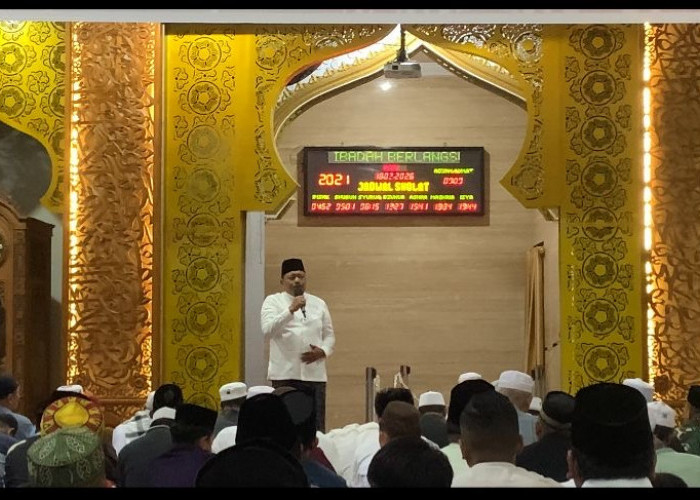 Tarawih Perdana di Masjid Raya Baitul Izzah, Wagub Mian Ajak Warga Bengkulu Makmurkan Masjid