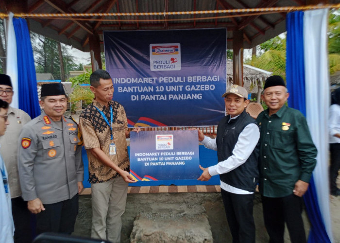 Pantai Panjang Kian Estetik, Walikota Bengkulu Resmikan 10 Gazebo Gratis Bantuan Indomaret