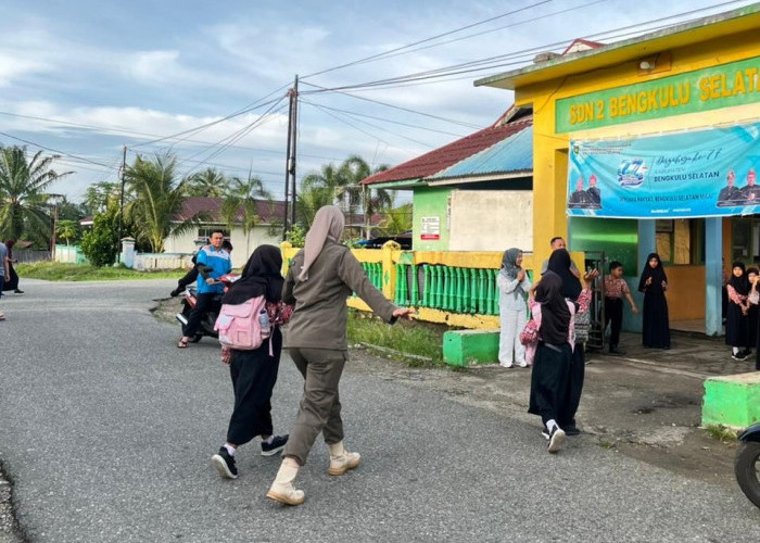 Bukan Sekadar Penegak Perda, Satpol PP Bengkulu Selatan Hadir untuk Keselamatan Pelajar