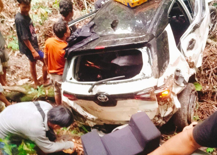 Innalillahi, Mobil Pemudik Masuk Jurang di Perbatasan Lampung Bengkulu