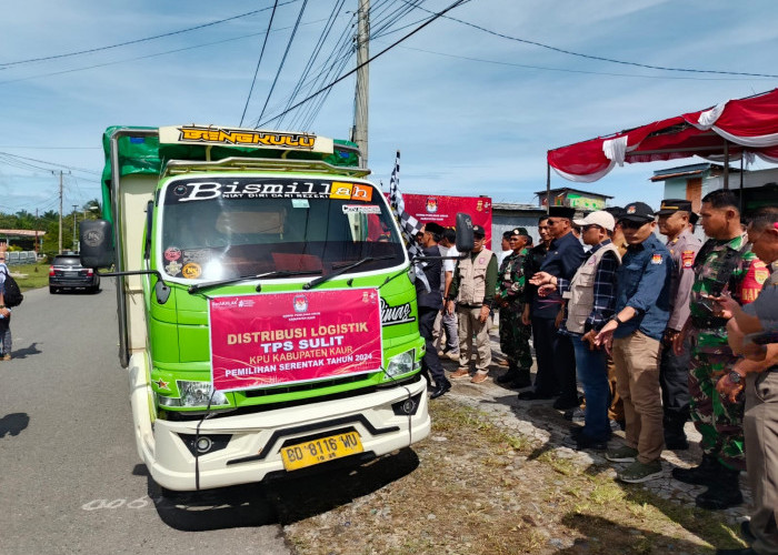 Bupati Kaur Lepas Keberangkatan Logistik Pilkada 2024 ke TPS Sulit