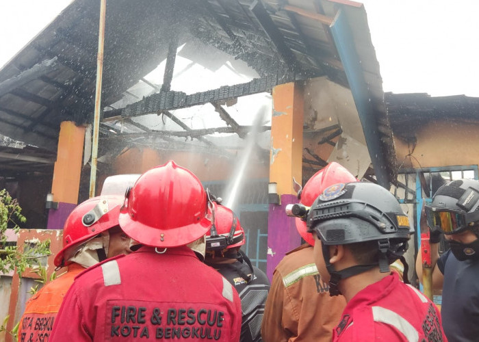 Kebakaran Hanguskan Rumah di Sungai Serut Kota Bengkulu