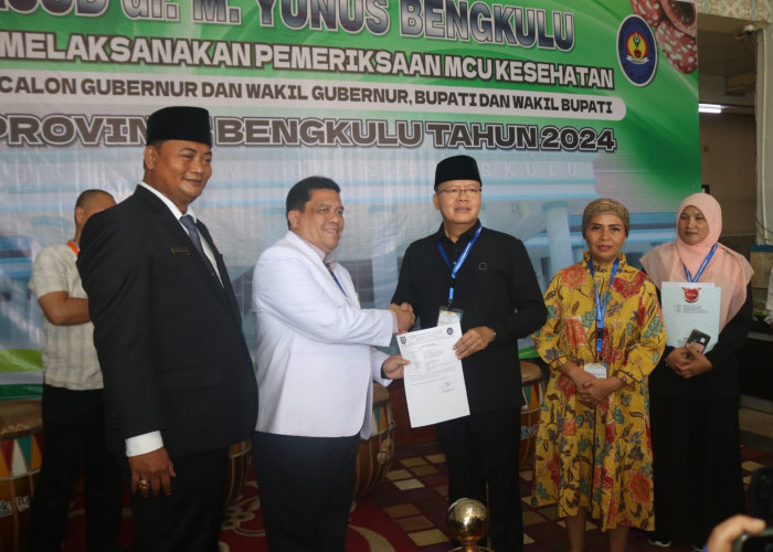 Rohidin-Meriani Jalani Pemeriksaan Kesehatan sebagai Bakal Cagub dan Cawagub di RSMY Bengkulu