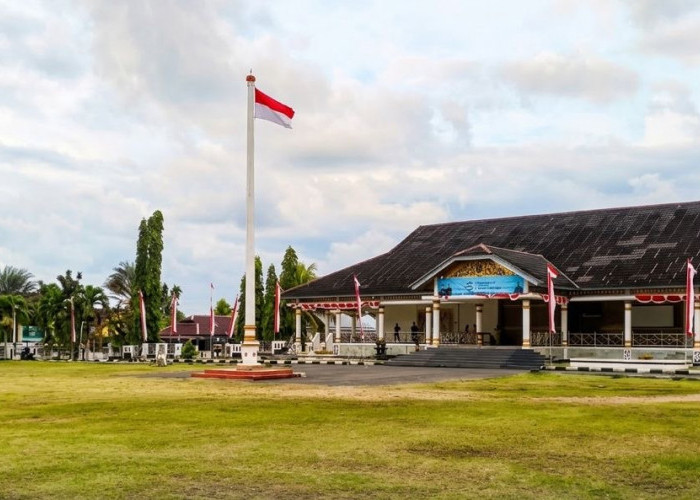 Ruang Terbuka Hijau Milik Rakyat, Bupati Rifai Ingatkan Keamanan di Lapangan Sekundang