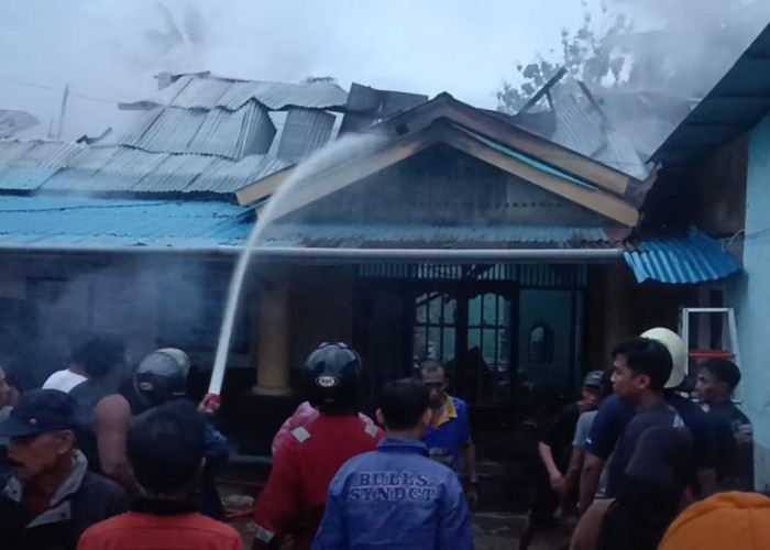 Rumah Pensiunan Polisi Warga Desa Pekik Nyaring Hangus Terbakar, Diduga Korsleting Listrik