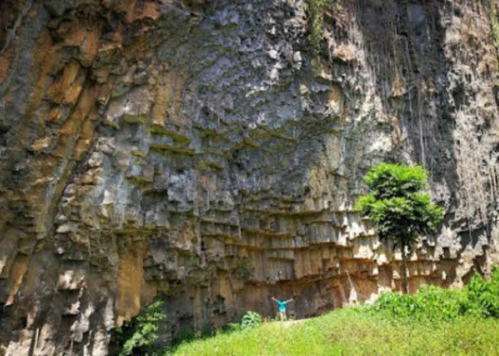Batu Dinding Kilo Tiga Amurang, Wisata Ekstrem di Sulawesi Utara, Surganya Pecinta Panjat Tebing