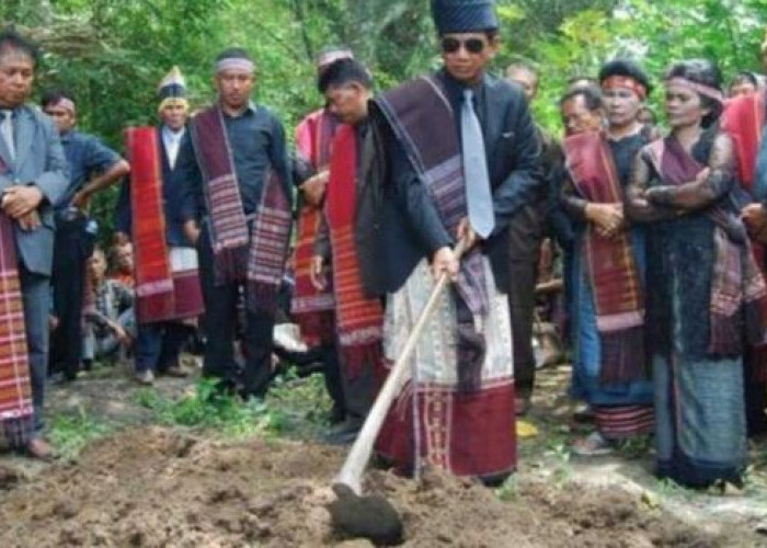 Mangongkal Holi Tradisi Masyarakat Suku Batak, Membongkar Tulang Belulang dari Kuburan