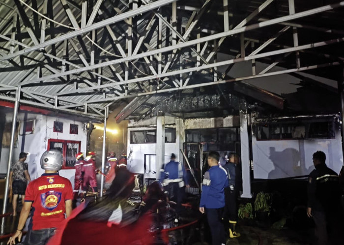 Kantor Lurah Sumur Melele Hangus Terbakar, Tidak Ada Korban Jiwa