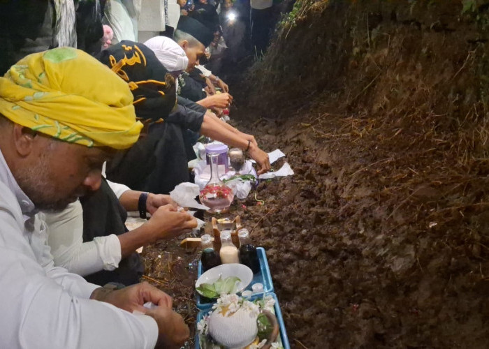 Malam 1 Muharam, Tradisi Ngambik Tanah Awali Rangkaian Kegiatan Tabut 2026