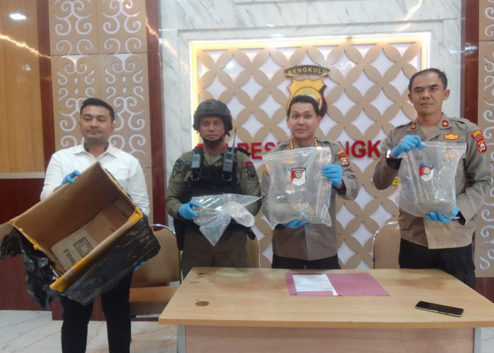 Terungkap Isi Paket Mencurigakan di Jalan Flamboyan Kota Bengkulu, Terduga Pemilik Diamankan 