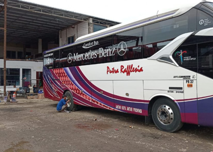 H-1 Lebaran, Ratusan Pemudik Terus Berdatangan ke Bengkulu Menggunakan Bus
