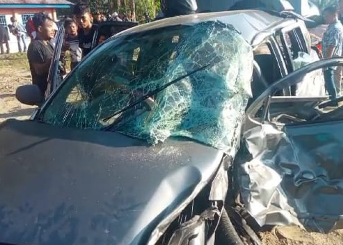 Kecelakaan di Seluma, 2 Mobil Rusak Parah, 1 Pengendara Dilarikan ke Rumah Sakit