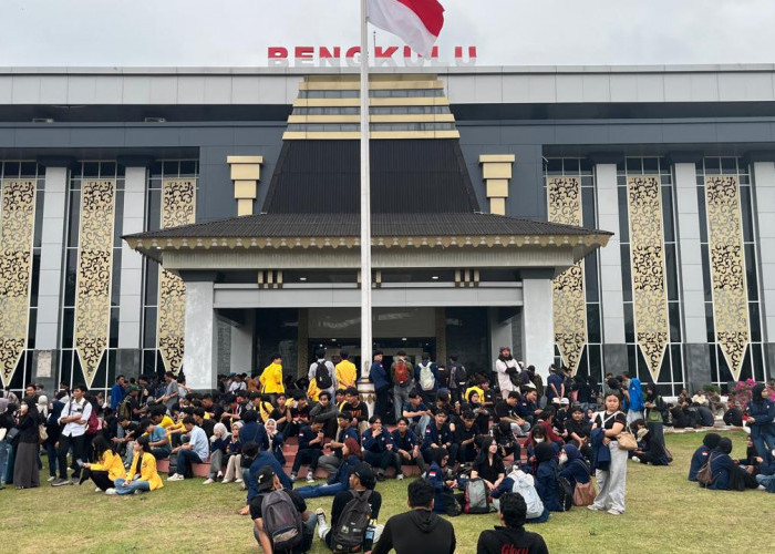 Hari Tani Nasional Diwarnai Aksi Petani dan Mahasiswa di Kantor Gubernur Bengkulu