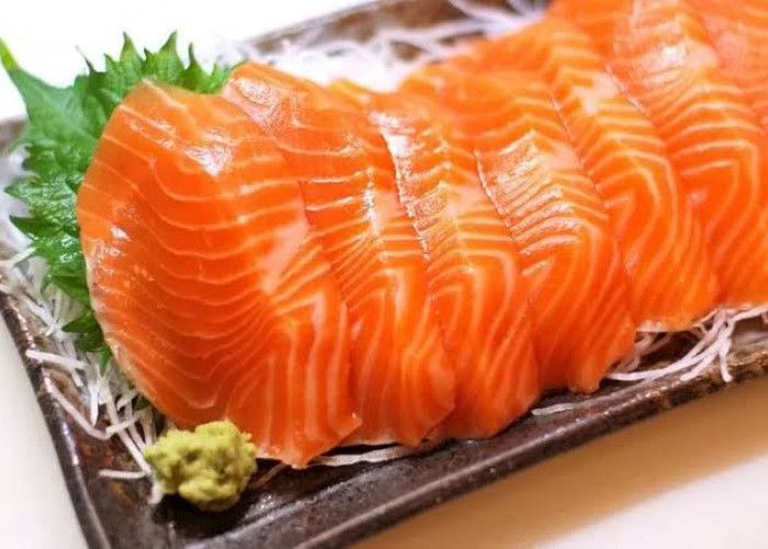 Tidak Selalu Baik, Ini 6 Efek Samping Ikan Salmon Ketika Dikonsumsi Mentah dan Berlebihan
