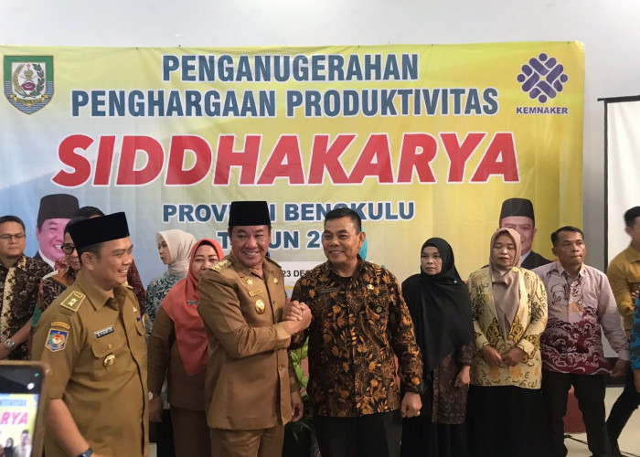 Pemprov Bengkulu Anugerahkan Sidhakarya dan Penghargaan K3 Terbaik 2024