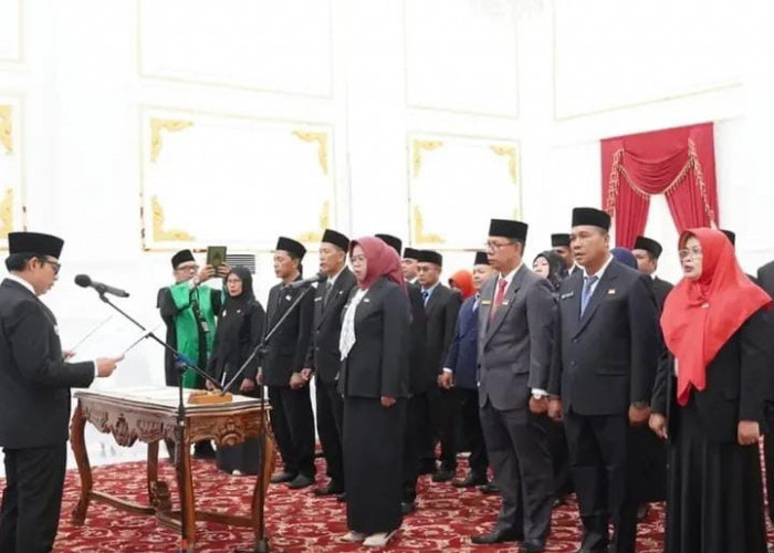 Lantik 28 Pejabat Baru PDAM Tirta Hidayah, Wali Kota Tekankan Pentingnya Solidaritas dan Inovasi