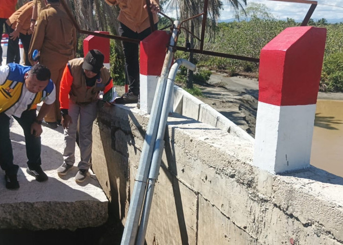 Baru Seumur Jagung, Jembatan Air Matan Senilai Rp16 Miliar Amblas Dihantam Arus