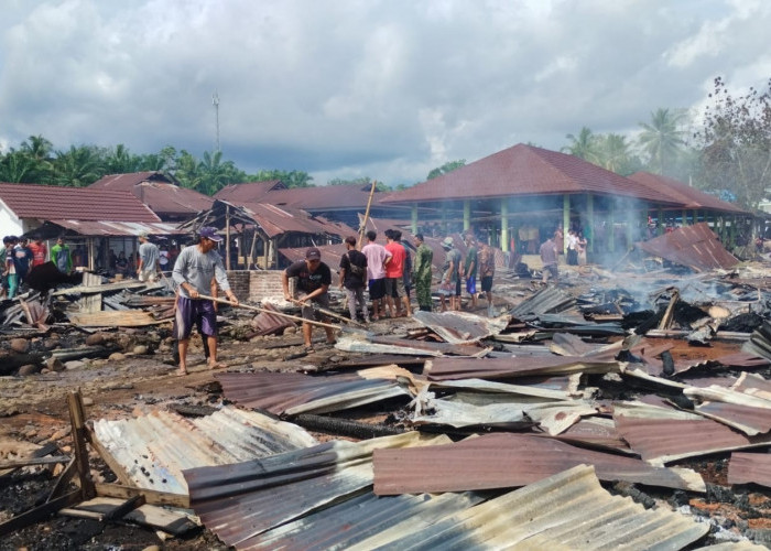 Kebakaran Hebat di Pasar Unit V Bengkulu Utara, Puluhan Rumah dan Kios Ludes Terbakar