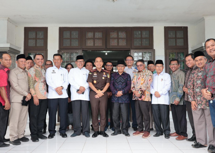 Junjung Semangat Toleransi Beragama, Kajati Pimpin Kunjungan Panitia Natal Oikumene ke MUI Provinsi Bengkulu 