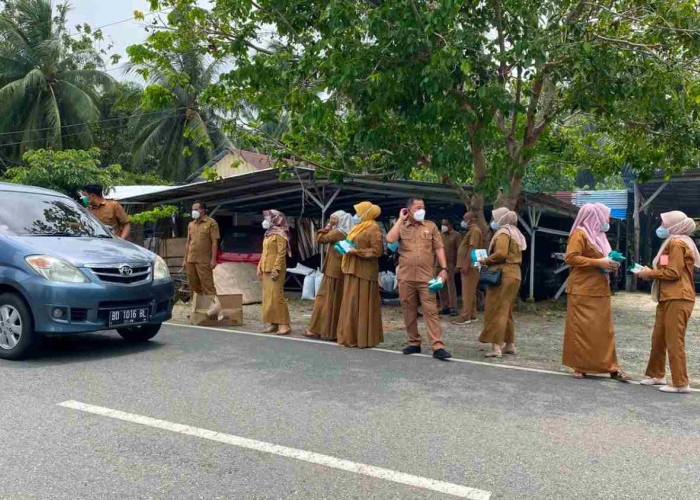 Antisipasi Abu Vulkanik Anak Krakatau, Dinkes Bengkulu Selatan Bagikan 1.000 Masker Gratis