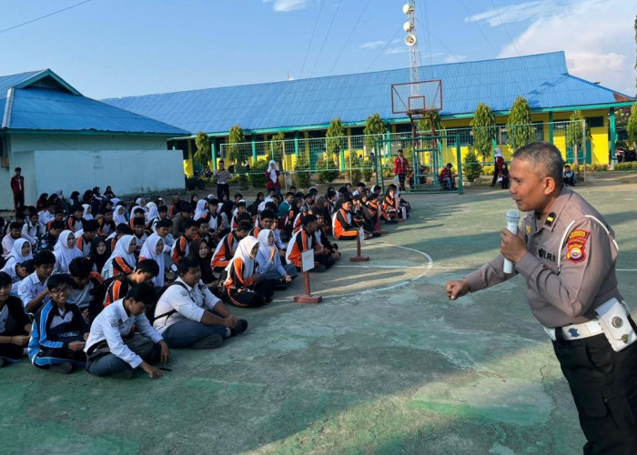 Satlantas Polresta Bengkulu Warning Siswa SMKN 1 Jauhi Balap Liar dan Geng Motor