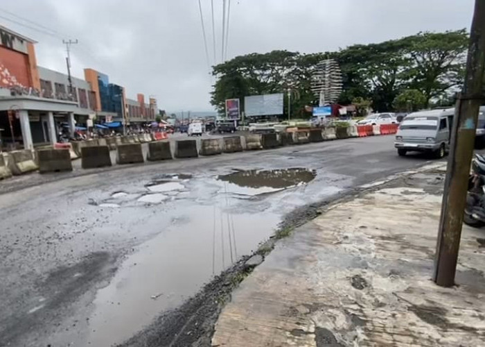 Jalan Lintas Bengkulu–Palembang di Kepahiang Rusak Berulang, Warga Soroti Tambal Sulam BPJN