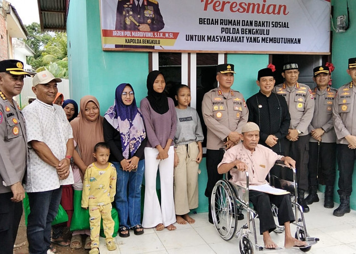 Rampung! Polda, Pemkot Bengkulu dan REI Serahkan Rumah Layak Huni ke Pak Pandi