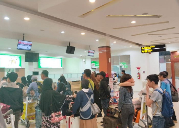 Bandara Fatmawati Soekarno Bengkulu Mulai Dipadati Penumpang Arus Mudik 
